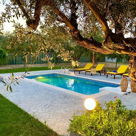Olive Sense With Jacuzzi And Sauna Βίλα Αφάντου